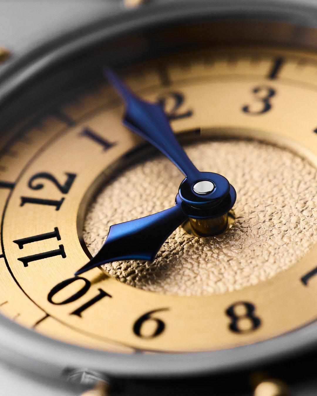 Louis Erard x Vianney Halter Futur Antérieur Gold